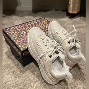 **BRAND NEW* KENSINGTON SNEAKER
KURT GEIGER LONDON (Brand New)